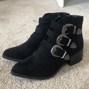 Accidentally bought them - never been worn!